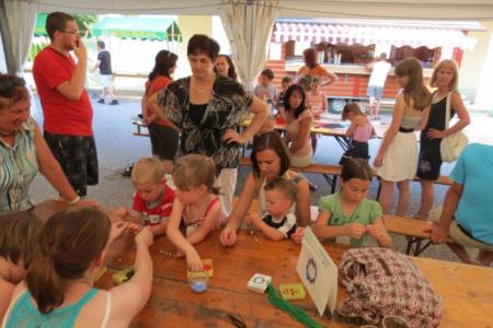 KNOBLEHARJEVO 2012- Otroški živ žav 46